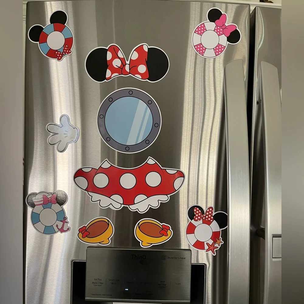 Minnie Mouse Polka Dot Dress & Accessories Magnetic Decal Set